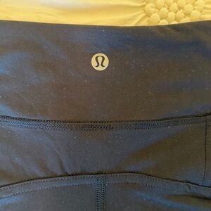 ✅NWT/ Lulu lemon size 8 BLACK Leggings w/2 side pockets. Navy pr available